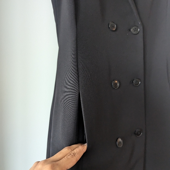 Black dress . Willow and thread - Picture 2 of 3